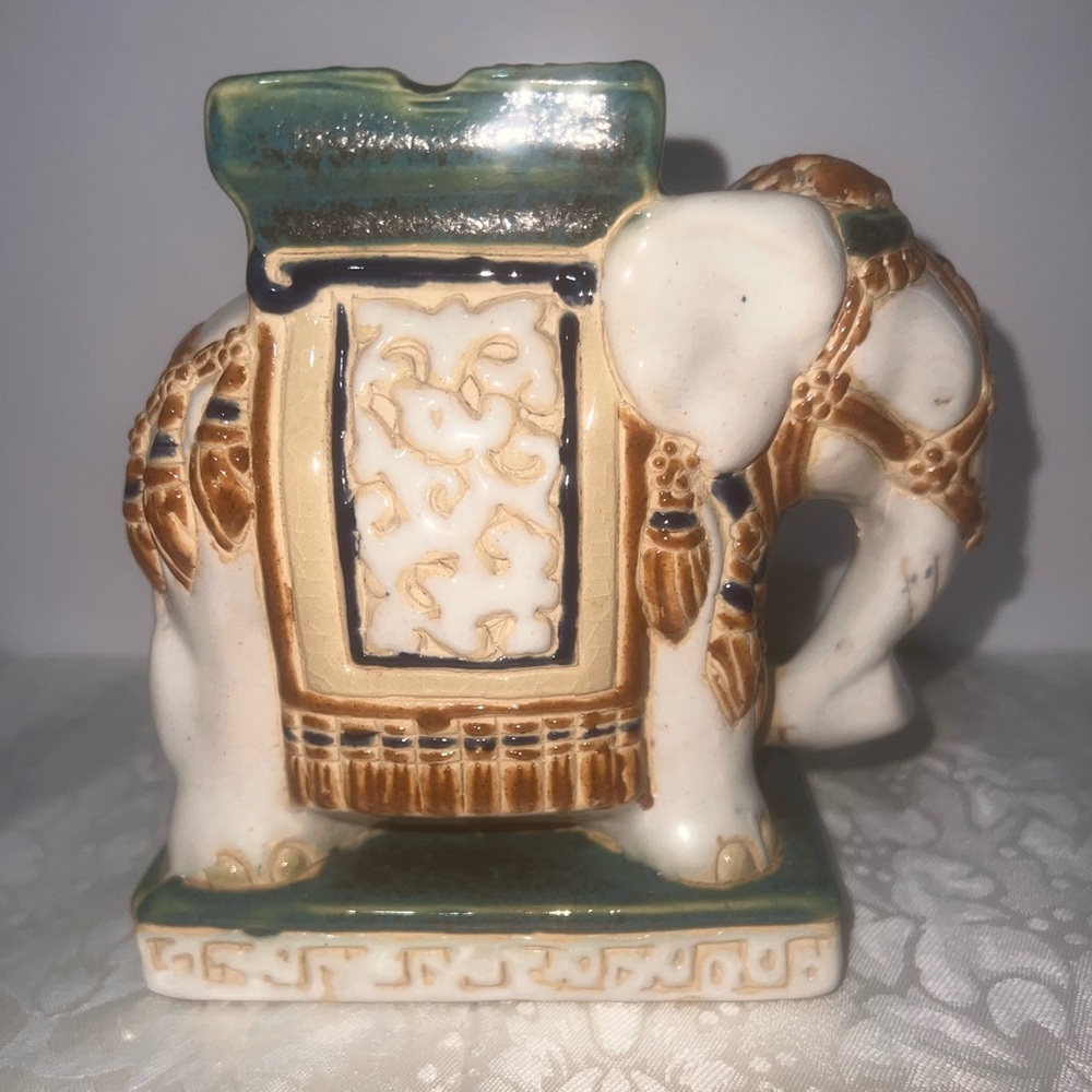 Vintage Pottery Asian Chinoiserie Elephant Ashtray Incense Burner 1960’s